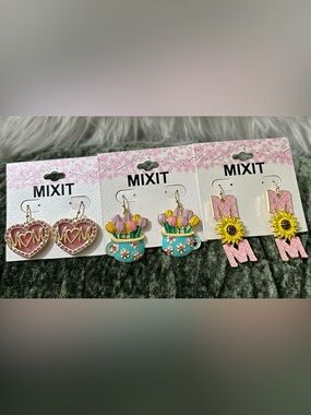 NWT Mixit “Because Moms Are Special People Everyday!” Earrings Bundle